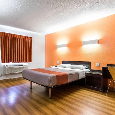 Motel 6-Long Beach, Ca - International City Εξωτερικό φωτογραφία
