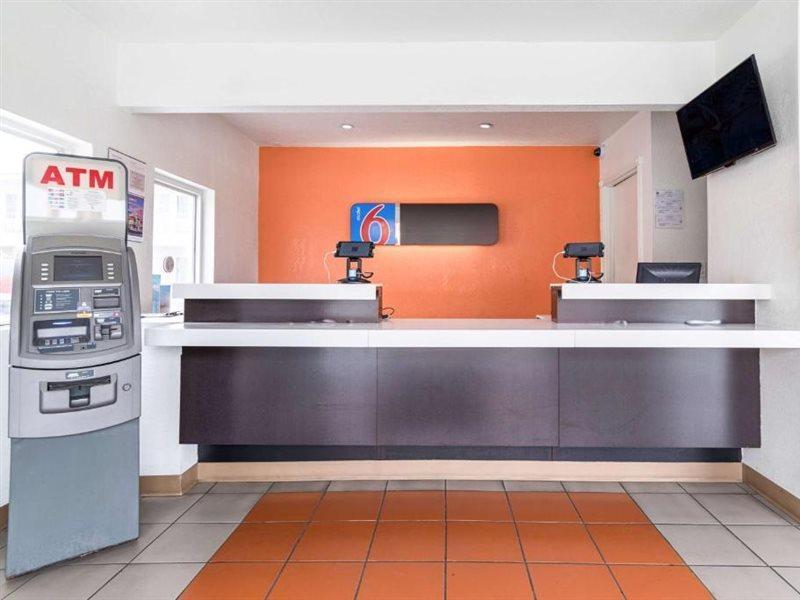 Motel 6-Long Beach, Ca - International City Εξωτερικό φωτογραφία