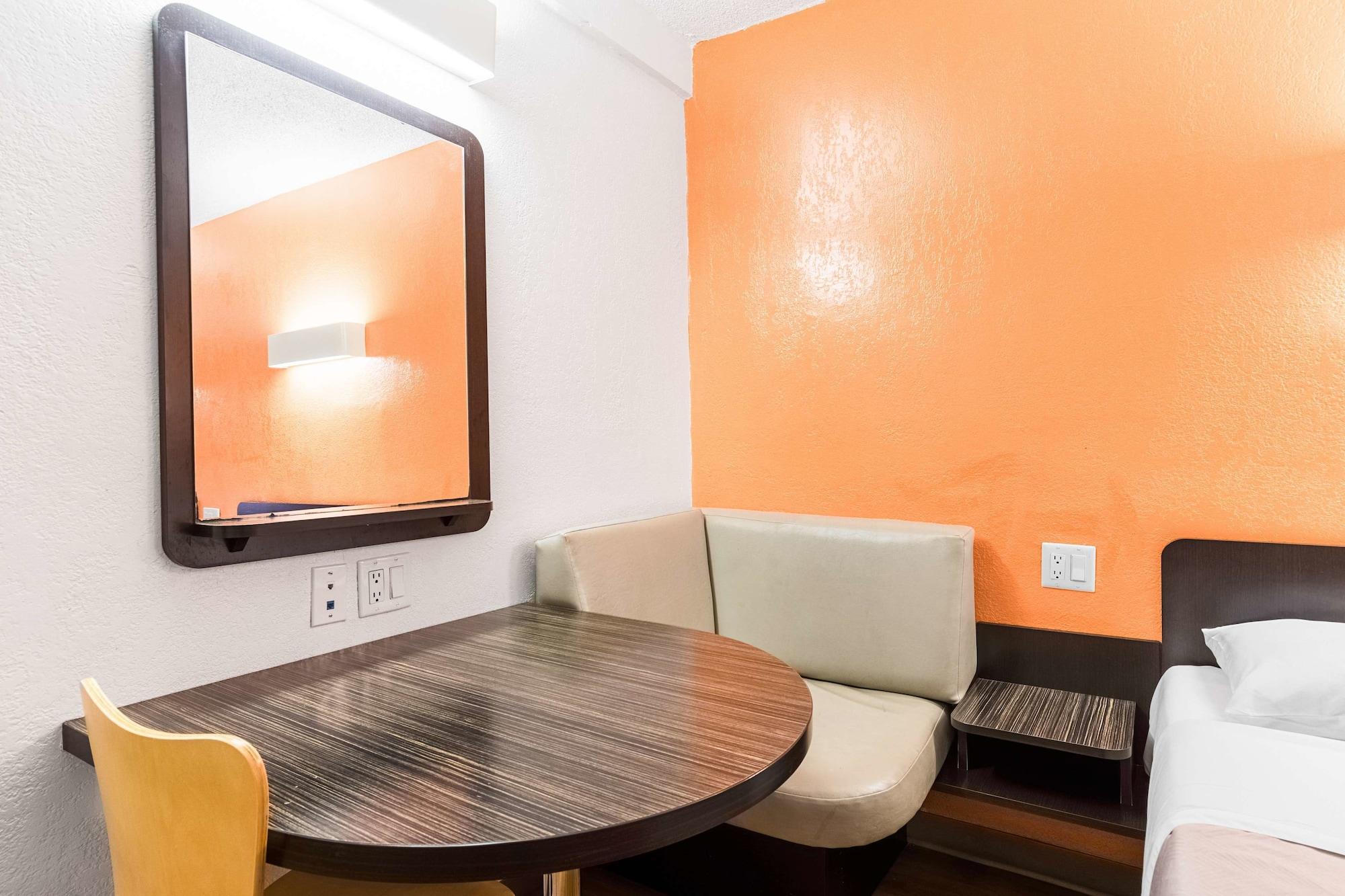 Motel 6-Long Beach, Ca - International City Εξωτερικό φωτογραφία