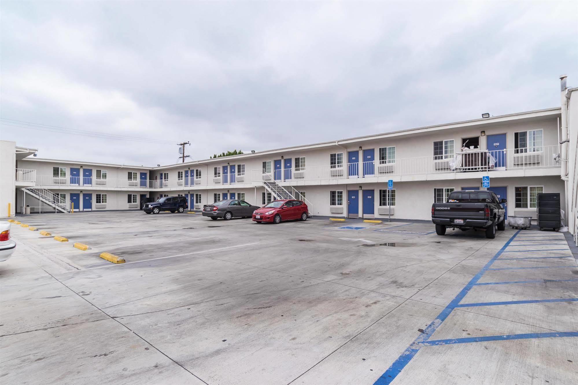 Motel 6-Long Beach, Ca - International City Εξωτερικό φωτογραφία