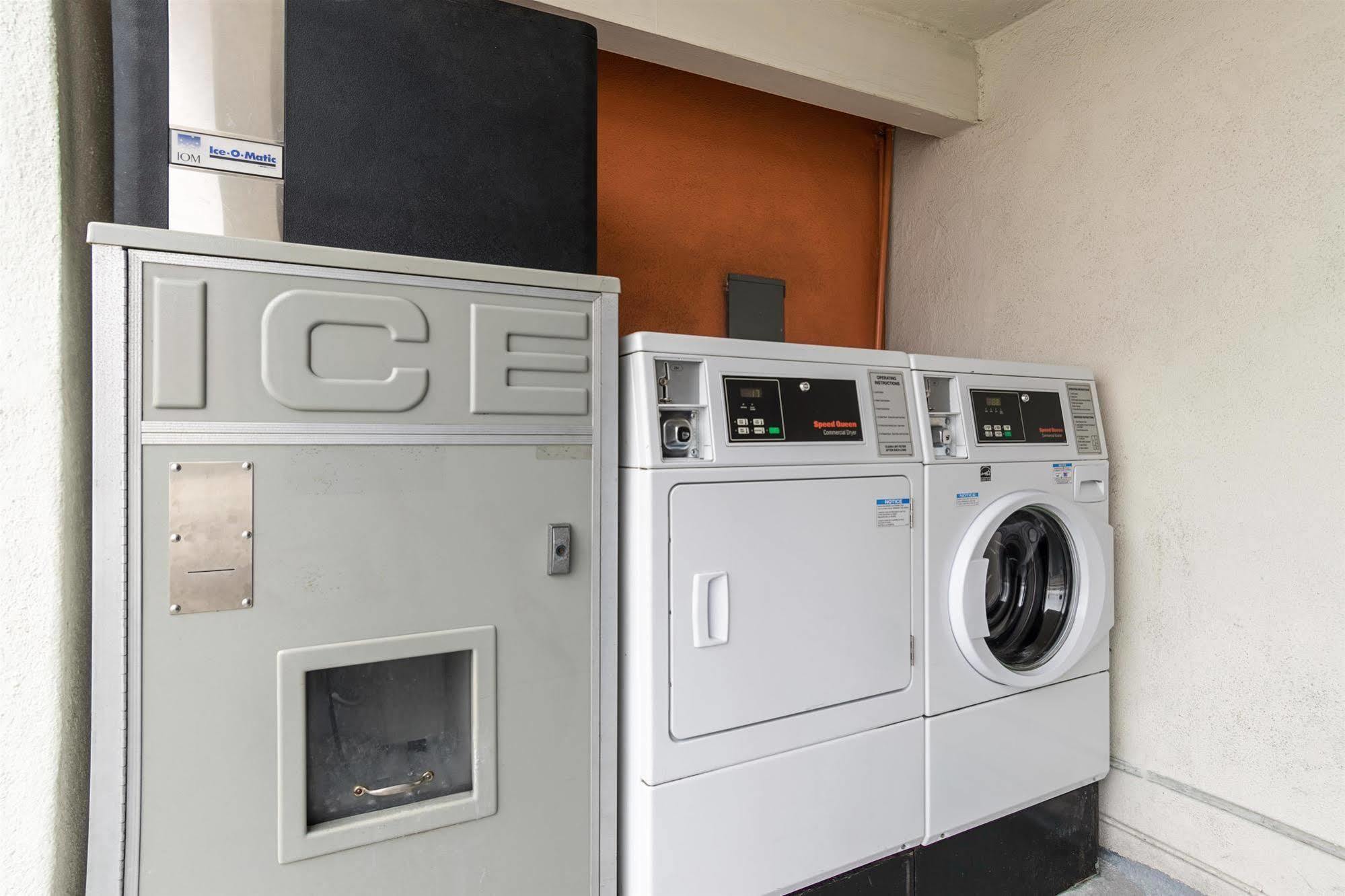 Motel 6-Long Beach, Ca - International City Εξωτερικό φωτογραφία